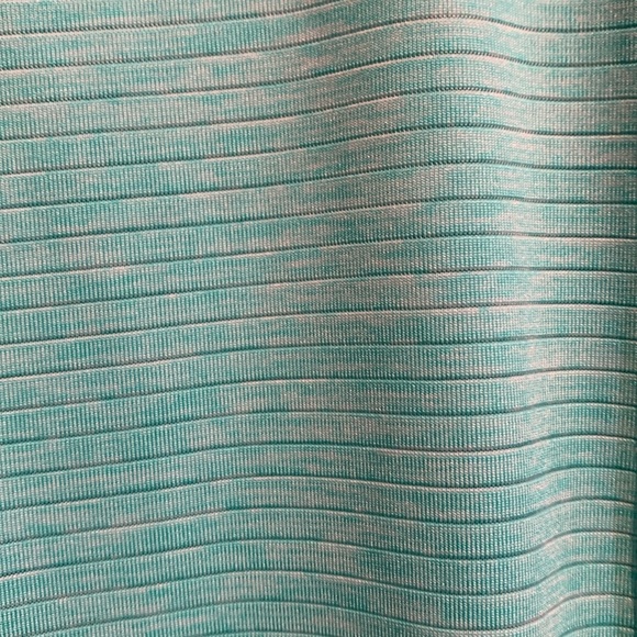 ACX active 1x really soft and slinky top with detailed back - Picture 5 of 5